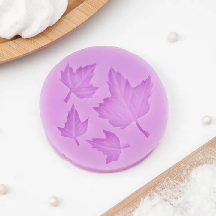 Силиконовая форма молд Лист Кленовый 6,5х1 см