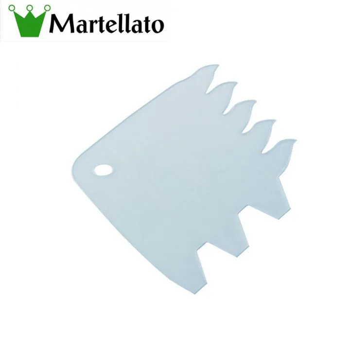 Пластмассовый скребок Martellato "Расческа №4" 14х15 см