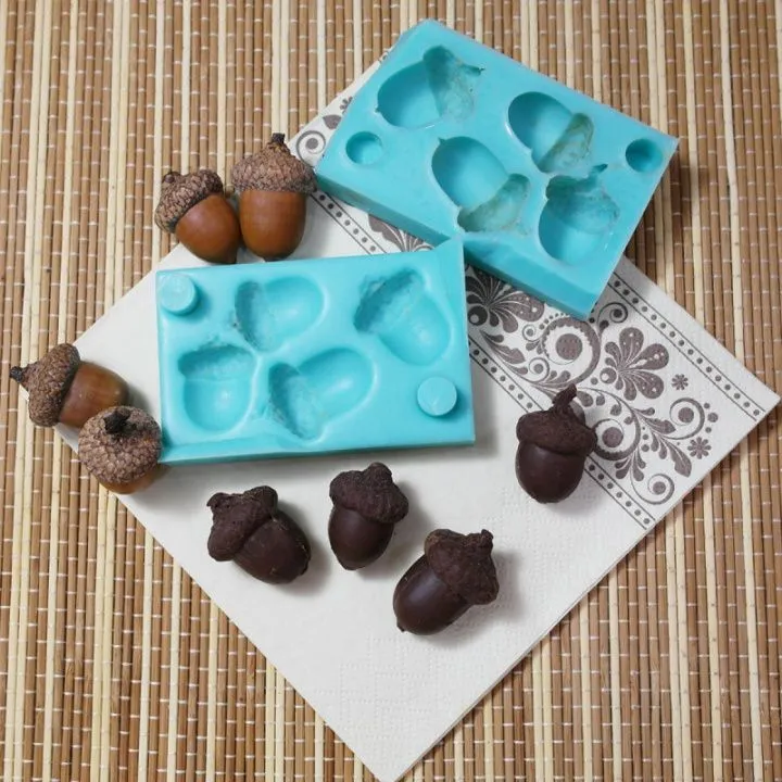 Силиконовая форма Желуди 4 ячейки №64