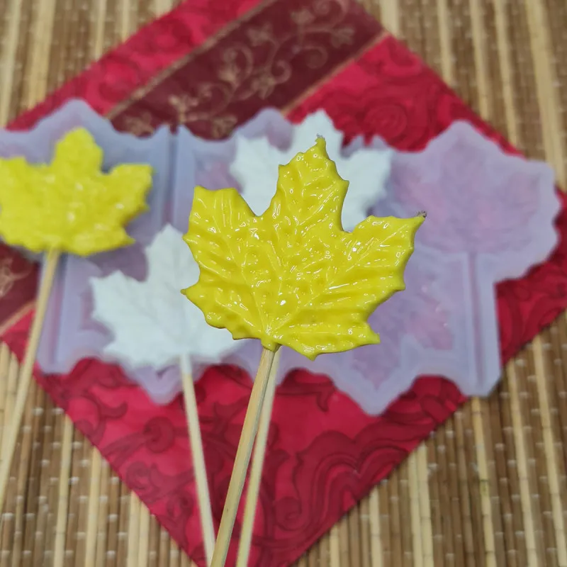 Силиконовая форма Кленовые листья №815