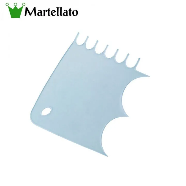 Пластмассовый скребок Martellato Расческа №5 14х15 см