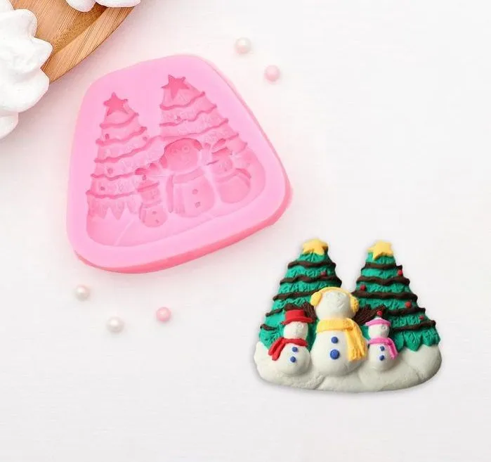 Силиконовая форма молд Снеговики под елочкой 7,7х 6,9 см