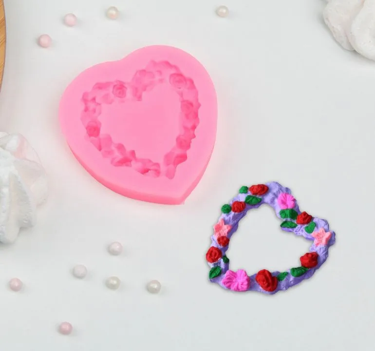 Силиконовая форма молд Сердце в розочках 7х7 см