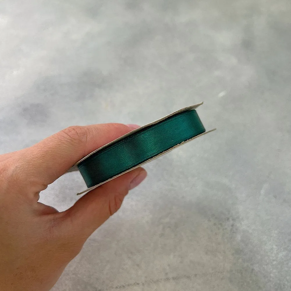 Лента атласная Изумрудная 6115 шир 12 мм