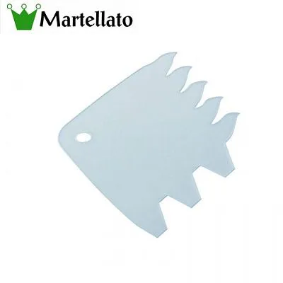 Пластмассовый скребок Martellato "Расческа №4" 14х15 см