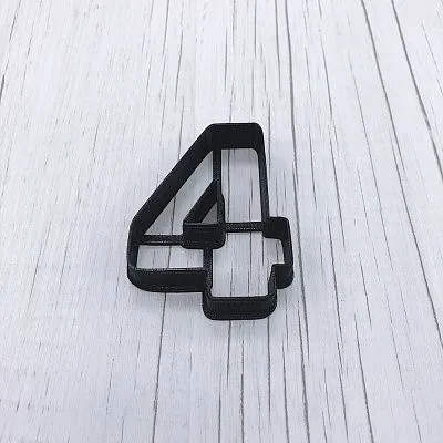 V Цифра 4 ЗЕРКАЛО пластик 7 см