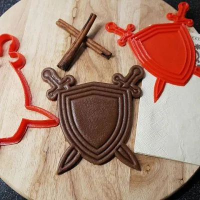 S Штамп+вырубка "Щит" 10 см