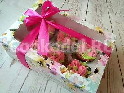 Коробка на 6 капкейков Золото с пластиковой крышкой 23,5х16х10 см