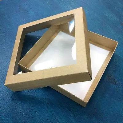 Коробка Крафт  с окном 20х20х4 см