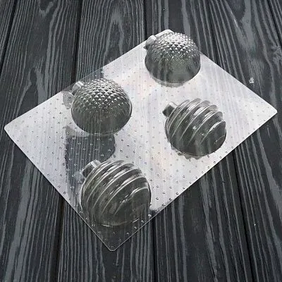 Форма для шоколада Новогодние шары 2 пластик 4 ячейки