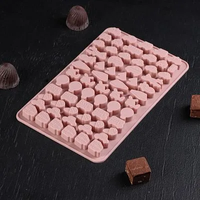 Форма силиконовая для шоколада «Транспорт», 21х12,5х1 см, 64 ячейки