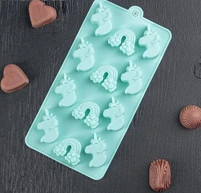 Форма силиконовая для шоколада " Единорог и радуга ", 12 ячеек