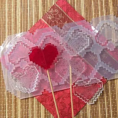 Силиконовая форма леденец-погремушка Сердечки-пиксели №277 5 см 8 шт