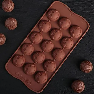 Форма для шоколада "Шарик смайл", 15 ячеек