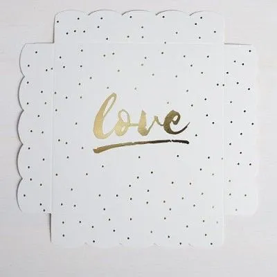 Коробка для кондитерских изделий с пластиковой крышкой "Love", 15х15х3 см
