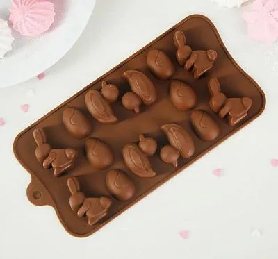 Форма силиконовая для шоколада "Зайцы, утки и яйца", 22х10,2х1,4 см