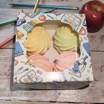 Коробка для зефира Школа с окном 25х20х6 см