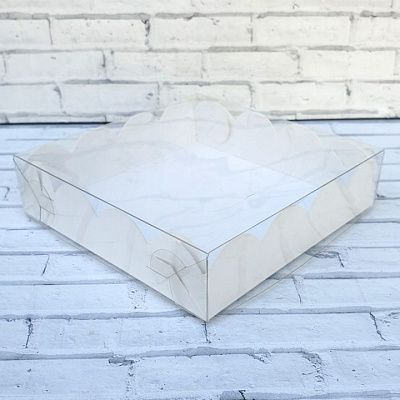 Коробка для пряников Белая ажурная с фиксацией дна 12х12х3 см