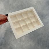 Коробка для 12 конфет Белая с пластиковой крышкой, 19х15х3 см