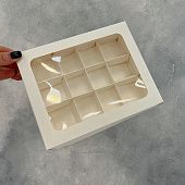 Коробка для 12 конфет Белая с вклеенным окном, 19х15х3 см