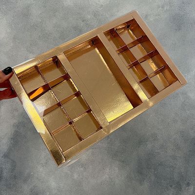Коробка для 16 конфет и шоколадной плитки с пластиковой крышкой Золото, 30х19,5х3 см