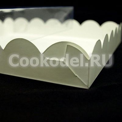 Коробка для пряников Белая Ажурная с фиксацией дна 20х20х3 см